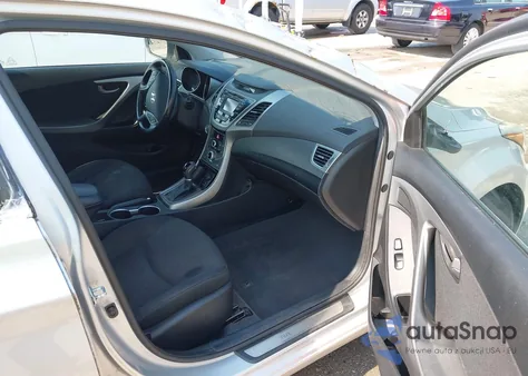 2016 Hyundai Elantra Value Edition z USA, uszkodzony, nr VIN 5NPDH4AEXGH738588